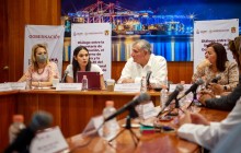Acuerdan diálogo permanente con sector salud: Indira