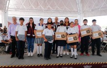 Entrega Indira miles de computadoras a estudiantes manzanillenses