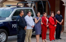 INDIRA SIGUE ENTREGANDO PATRULLAS A MUNICIPIOS